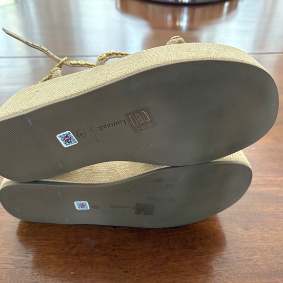 Larroude Gio Milanina Flatform Sandal in Beige Raffia - Picture 6 of 6